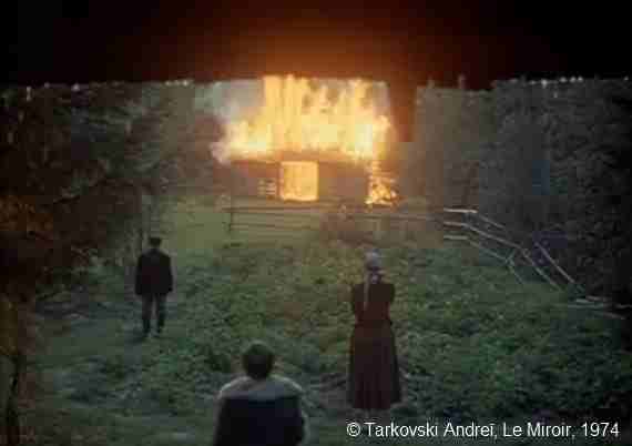 Photogramme Feu : Tarkovski Andreï, Le Miroir, 1974, Plan 20. Le fenil en feu.