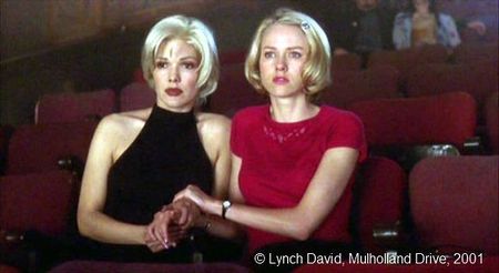 Mulholland Drive. L'inversion progressive entre Rita, à gauche, et Betty, à droite.