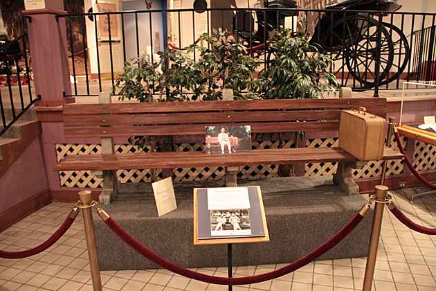 Fichier:Zemeckis Forrest-Gump-Bench.jpg