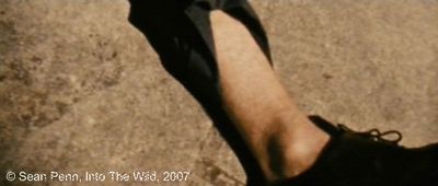 Photogramme 13 : Into The Wild Plan 223. «(...) Ne faites pas ça ! Tu te trompes de femme. Tu te trompes d’homme. Vous ferez des choses que jamais vous auriez cru faire. »