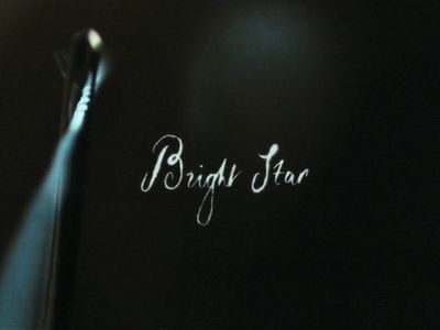   Bright Star de Jane Campion.     Photogramme 1.  Premier plan du film. La réalisatrice a l'ambition dde combiner l'art de la couture et de la poésie .