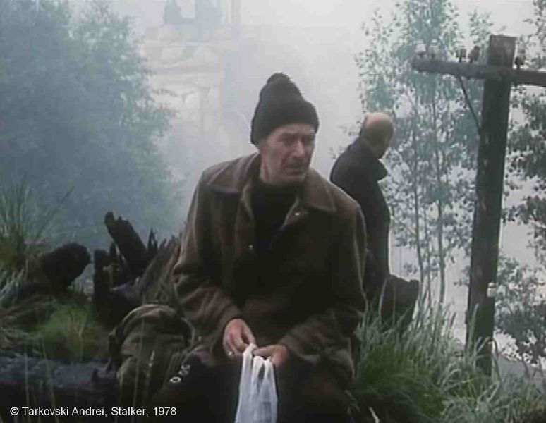 Fichier:Stalker Tarkovski Plan 48 a Zone Ecrous.jpg