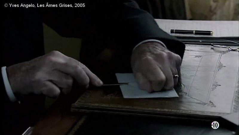 Fichier:Angelo Ames Grises 23 0h 16 51 lettre violée.jpg