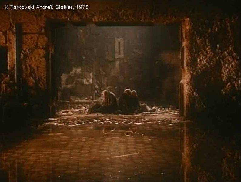 Fichier:Stalker Tarkovski Plan 131b Changement lumière.jpg